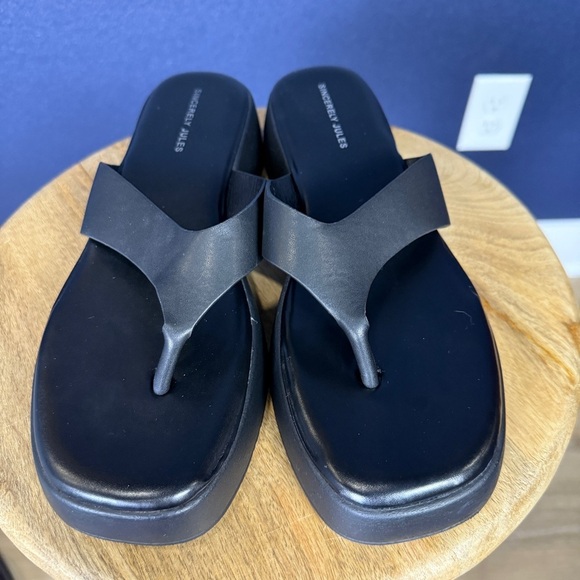 Sincerely Jules NWOT "Happiness" Black Platform Flip-flop Sandals, Size 9.5 - Picture 6 of 8